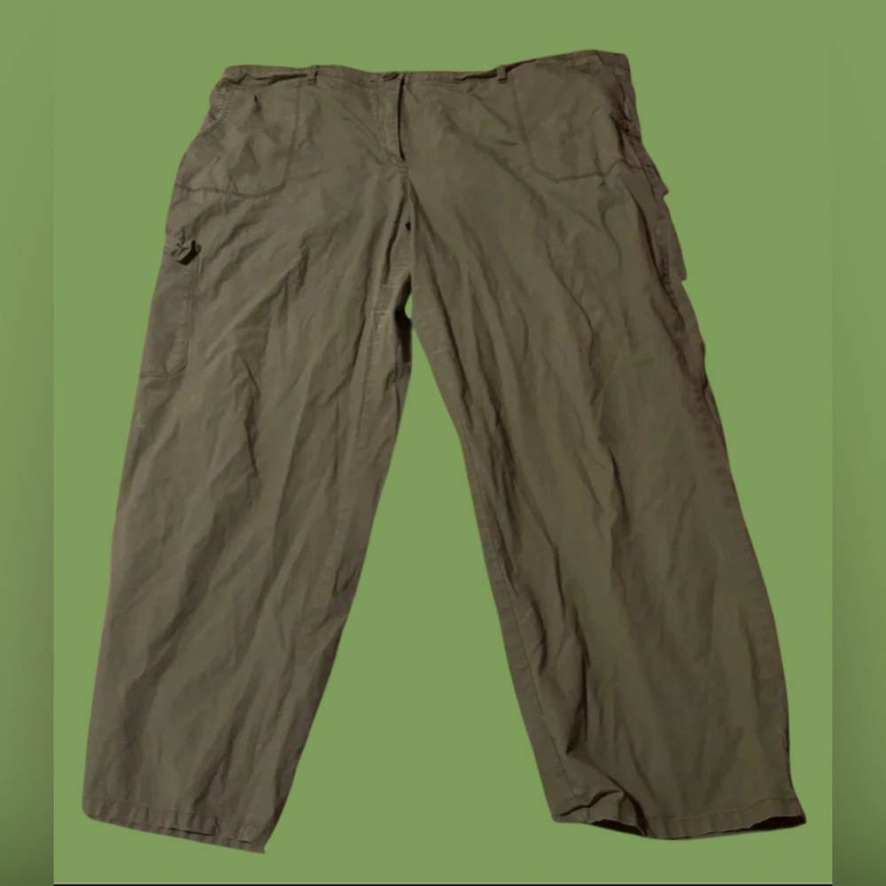 Liz Claiborne womens vintage green olive capris 20W